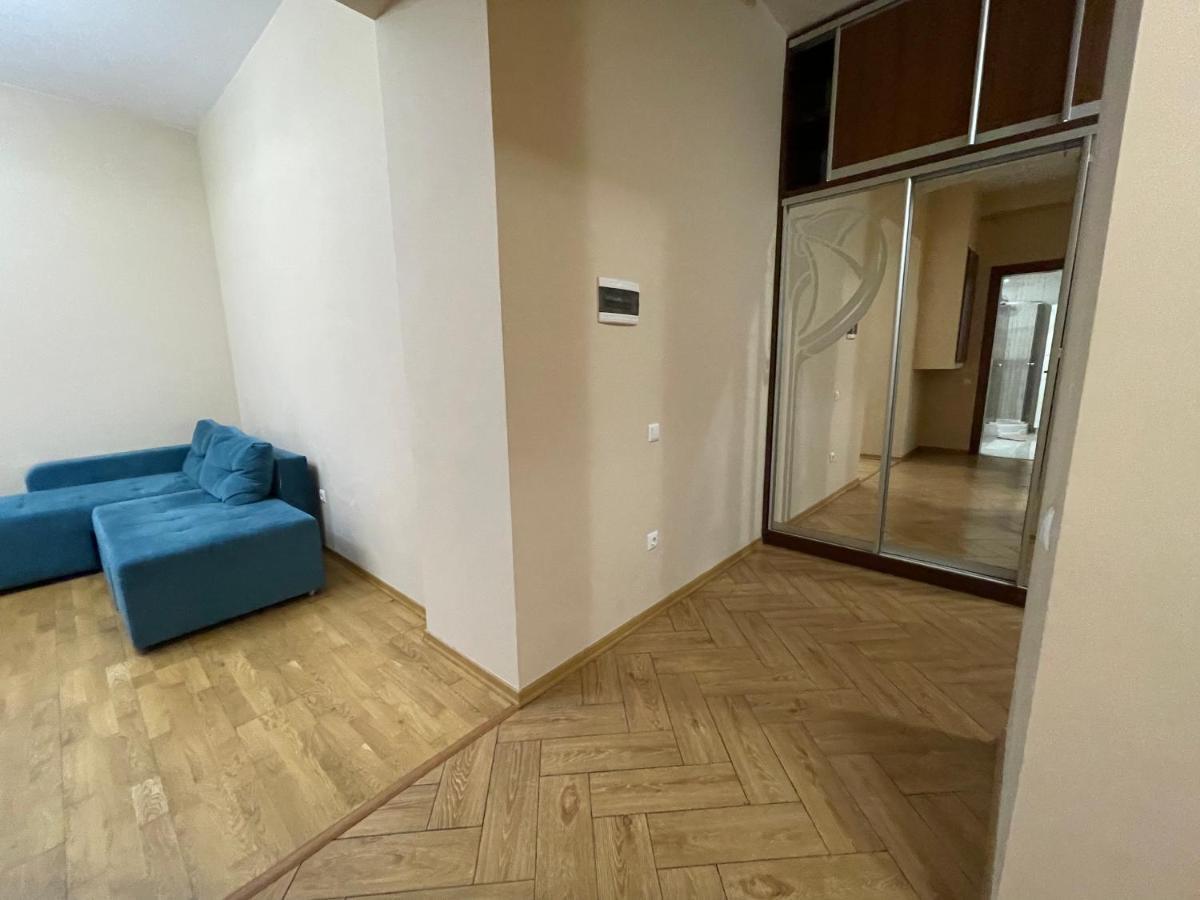 Avangard Qn Romana 26 Apart Львов Экстерьер фото